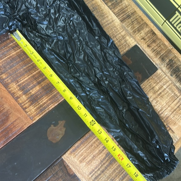 Gold’s gym sauna rain workout jacket extra wrinkled 🤔 - Picture 3 of 7